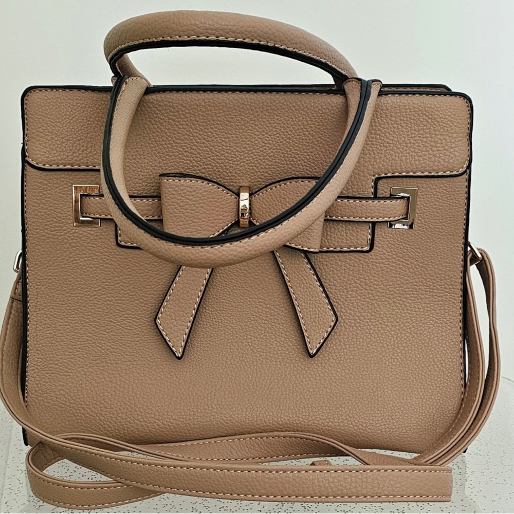 Elegant Tan Bow Accent Women's Bag